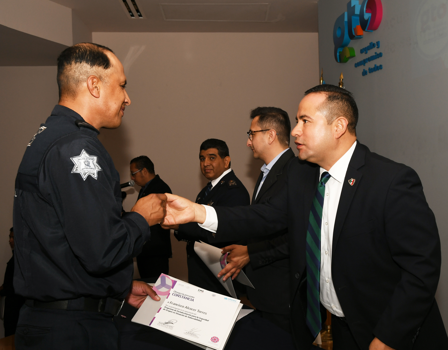 Reciben certificación de Naciones Unidas y certificación a operadores telefónicos 911