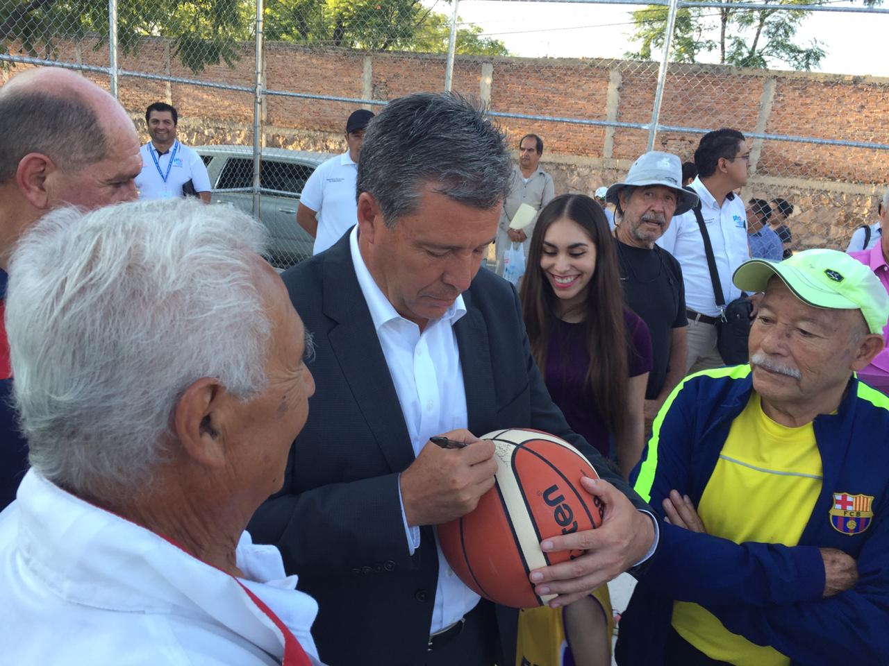 Entrega Gobernador espacio deportivo en la capital del Estado