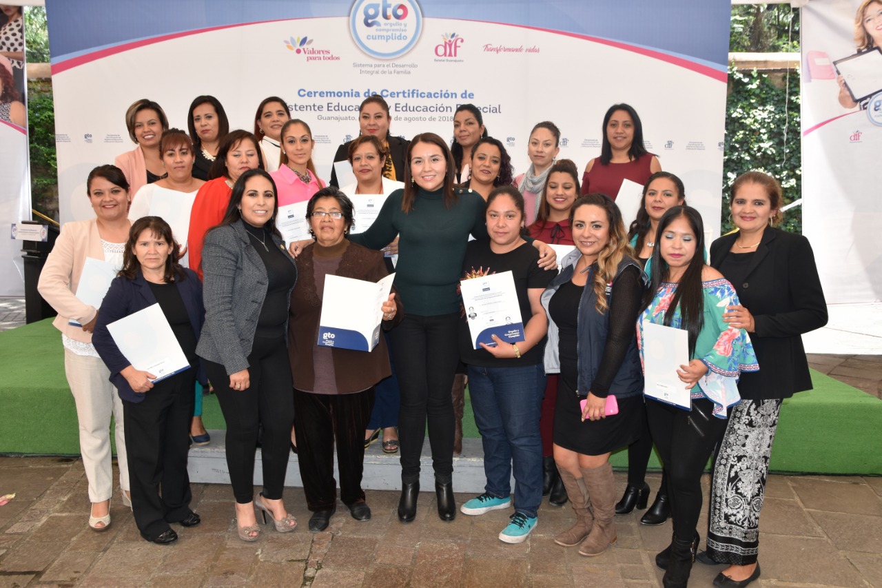 DIF Estatal certifica a 230 educadores de los 46 municipios