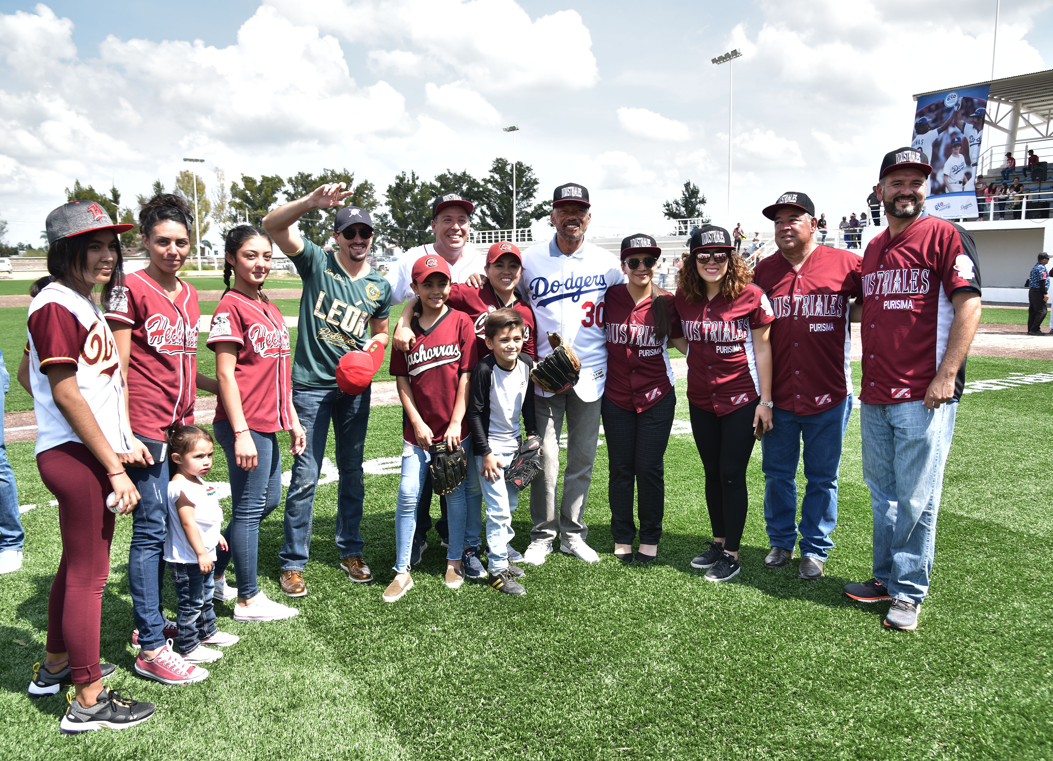 Entrega estado parque de béisbol de los Pueblos del Rincón