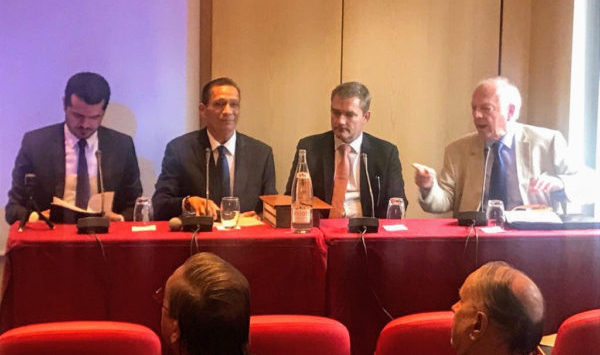 Agripino habla sobre la criminalidad en evento académico en Francia