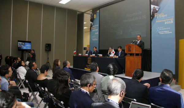 Inauguran Foro y Expo de colaboración académica en la UG