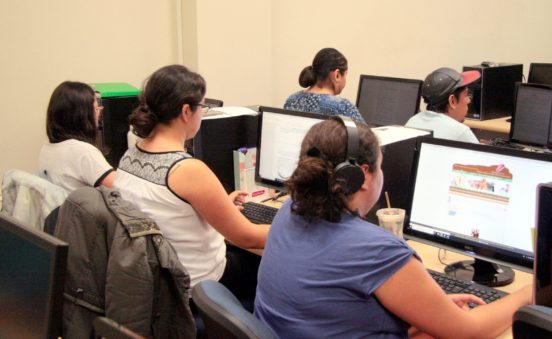 UG ofrece a profesores especialización en el uso de tecnologías