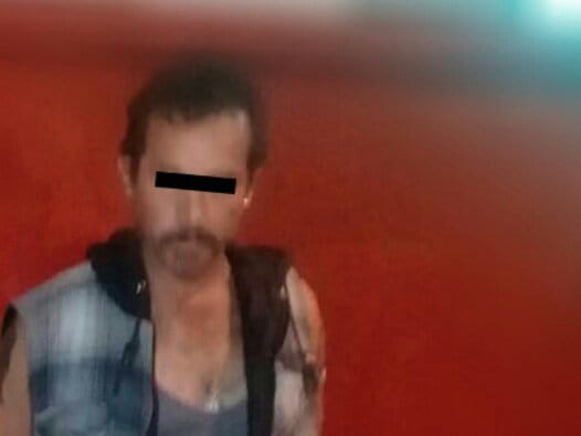 Detienen a dos hombres armados
