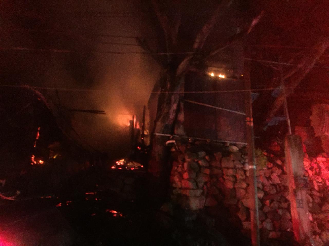 Se quema casa en Barrio Nuevo
