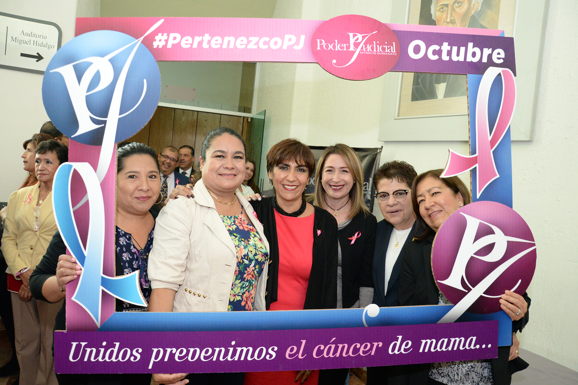 Poder Judicial conmemora el día internacional de la lucha contra el cáncer de mama