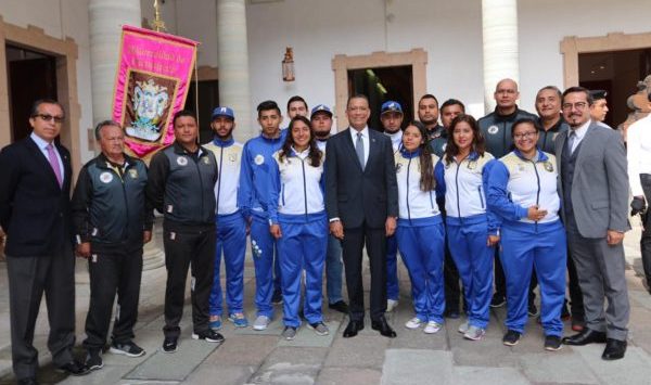 UG participa en la renovación del Fuego Simbólico de la Libertad en la Alhóndiga