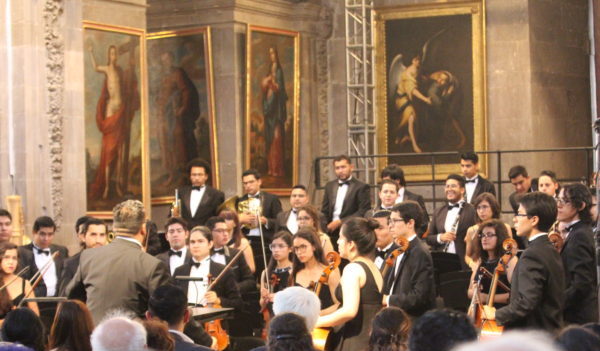 Brilla en el Templo de la Compañía la Orquesta Sinfónica Juvenil Silvestre Revueltas