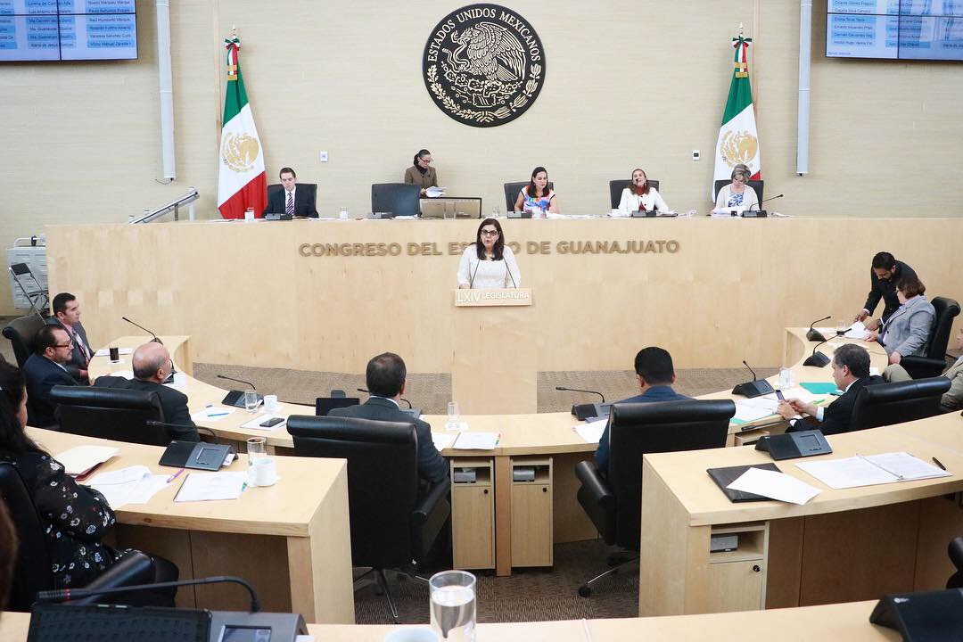 Llaman al equipo de transición de AMLO a rendir cuentas sobre encuesta pública