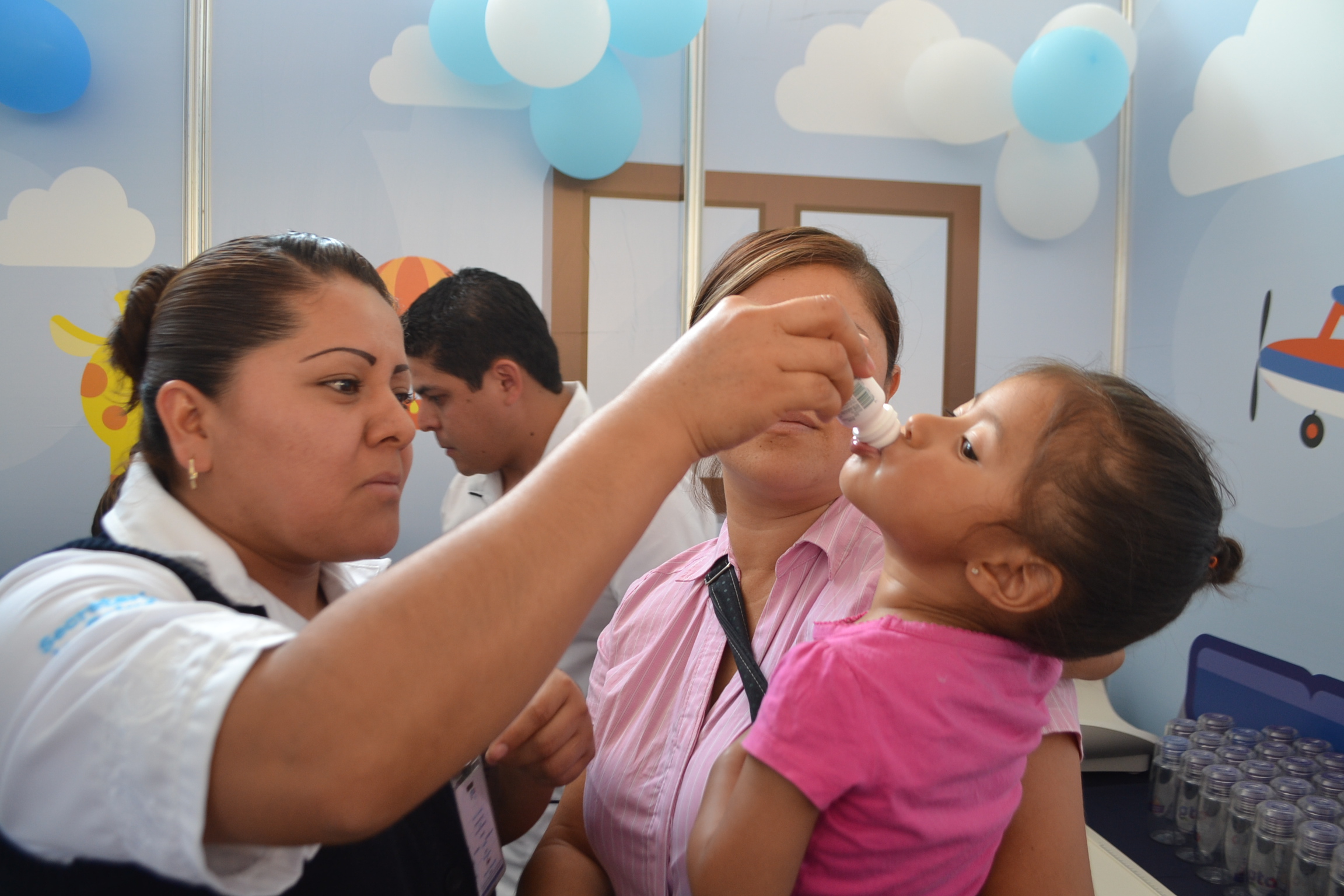 Definirá ejecutivo licitación de medicamentos con el nuevo programa federal