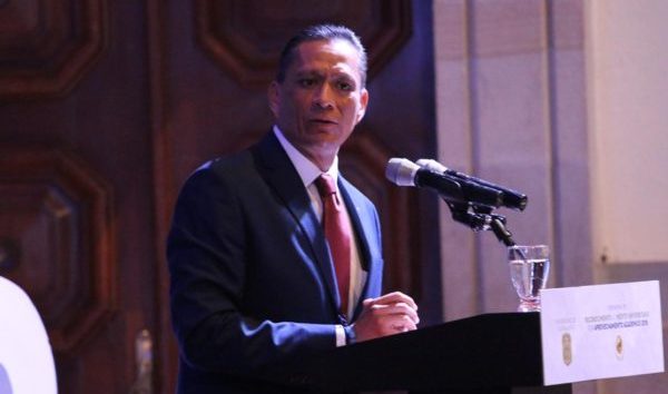 Entregan reconocimientos al Mérito Universitario a estudiantes de la UG
