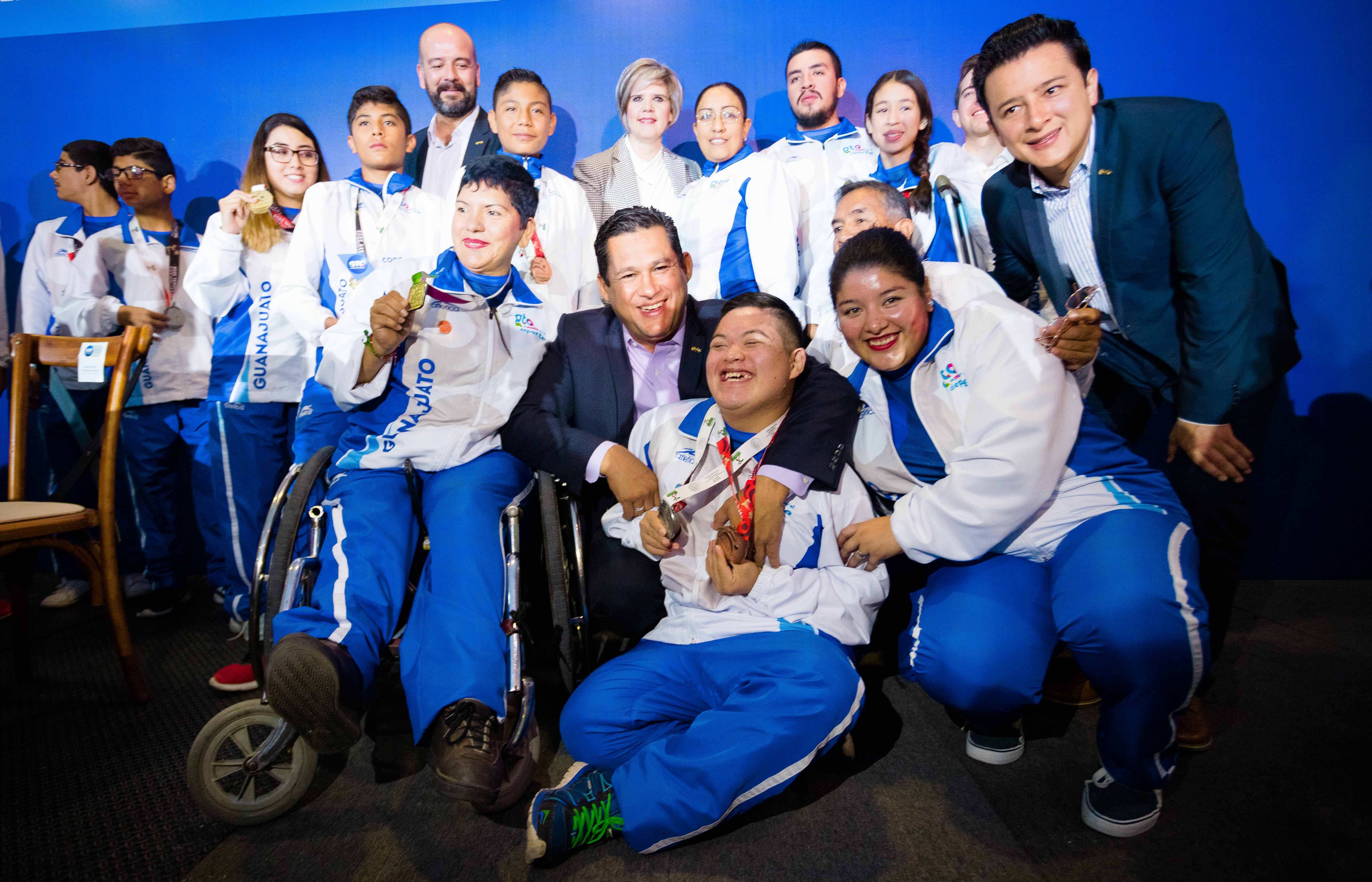 Reconocen a deportistas guanajuatenses