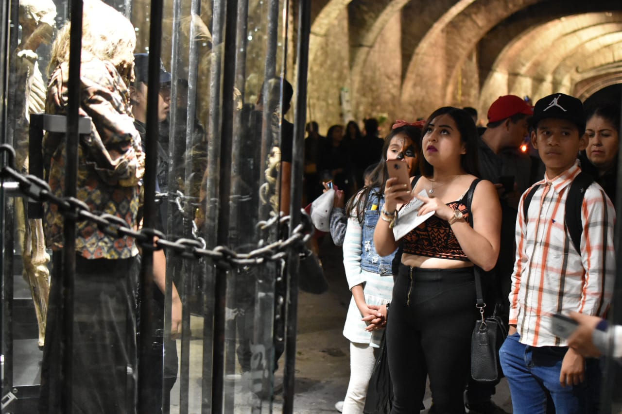 Asisten al festival de muertos 12 mil personas por día