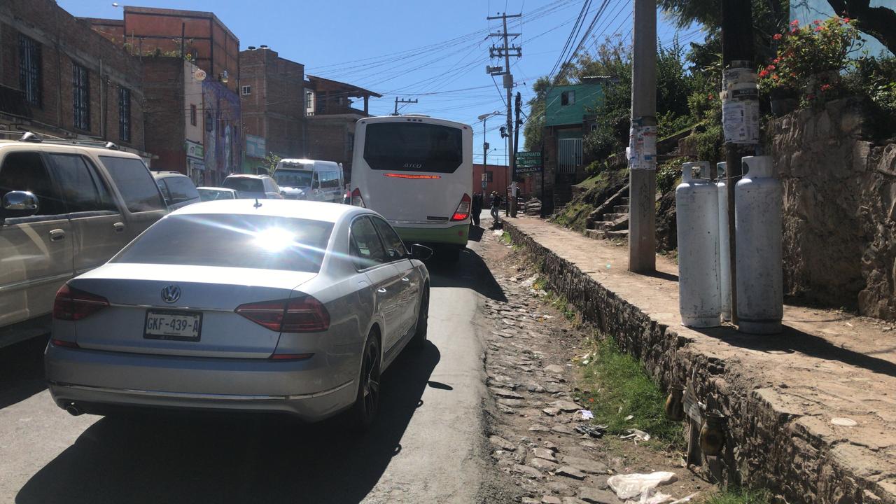Multan a 40 y retiran vehículos en Pueblito de Rocha y la panorámica del Pípila