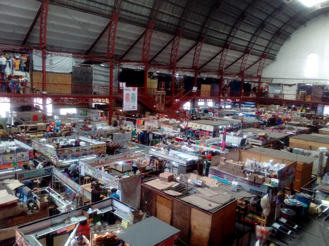 Denuncian dos robos a mujeres en Mercado Hidalgo