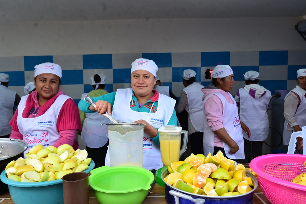 Comité de Padres Voluntarios Alimentan a 2 mil Beneficiarios
