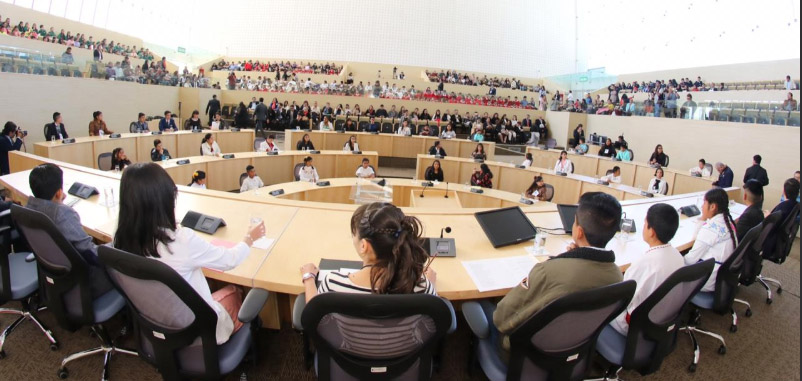 Sesiona en el Congreso local parlamento estatal de participación infantil
