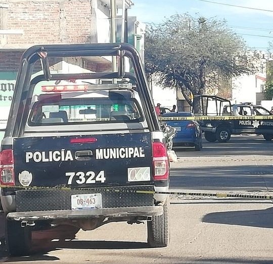 Asesinan a joven afuera de una tienda