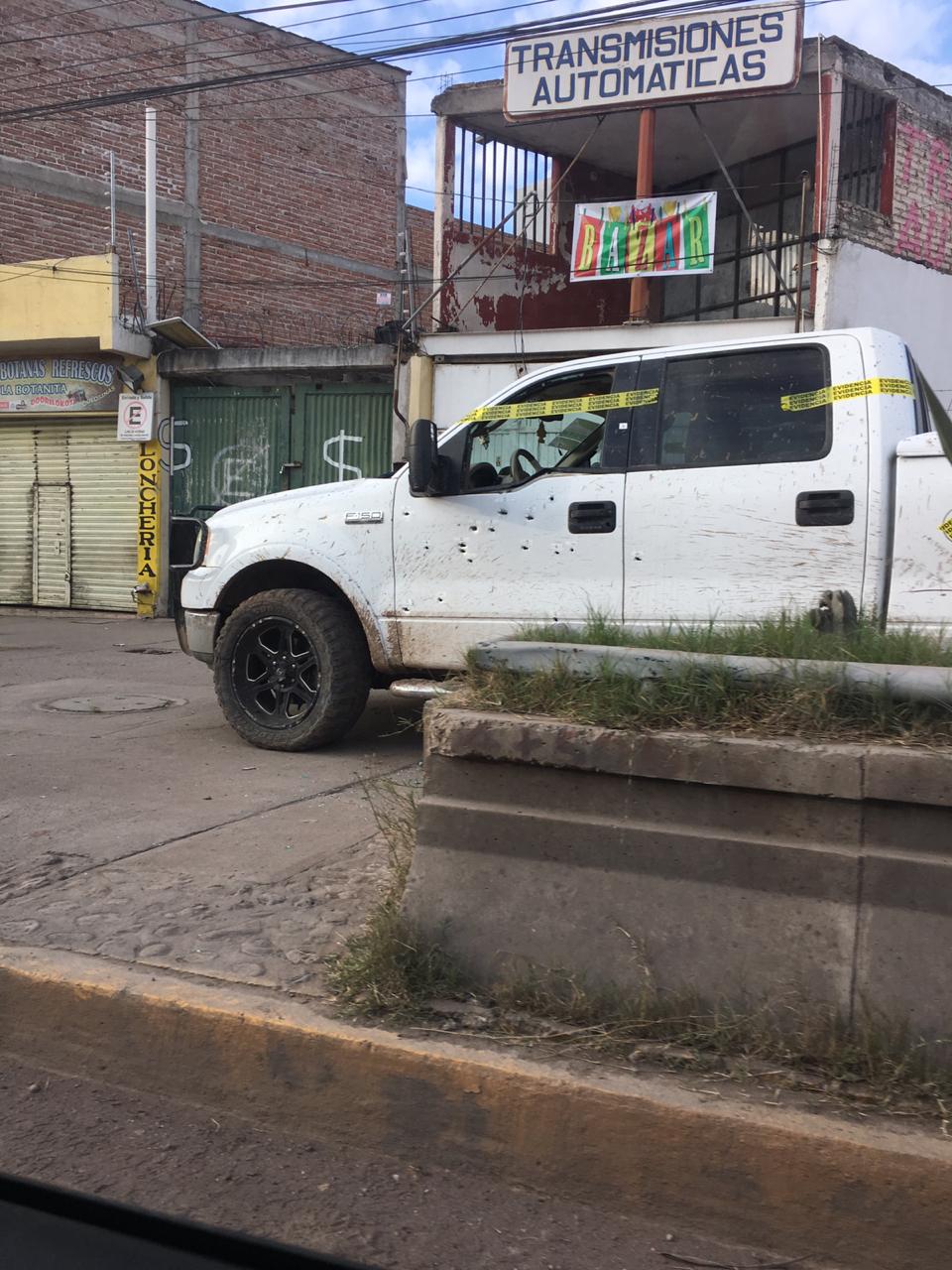 Disparan contra hombre que salía de bar