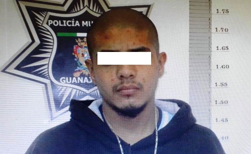 Molestaban con un rifle a la gente y fueron detenidos