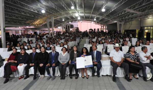 Se titulan 93 profesionistas en el Campus Celaya-Salvatierra de la UG ...