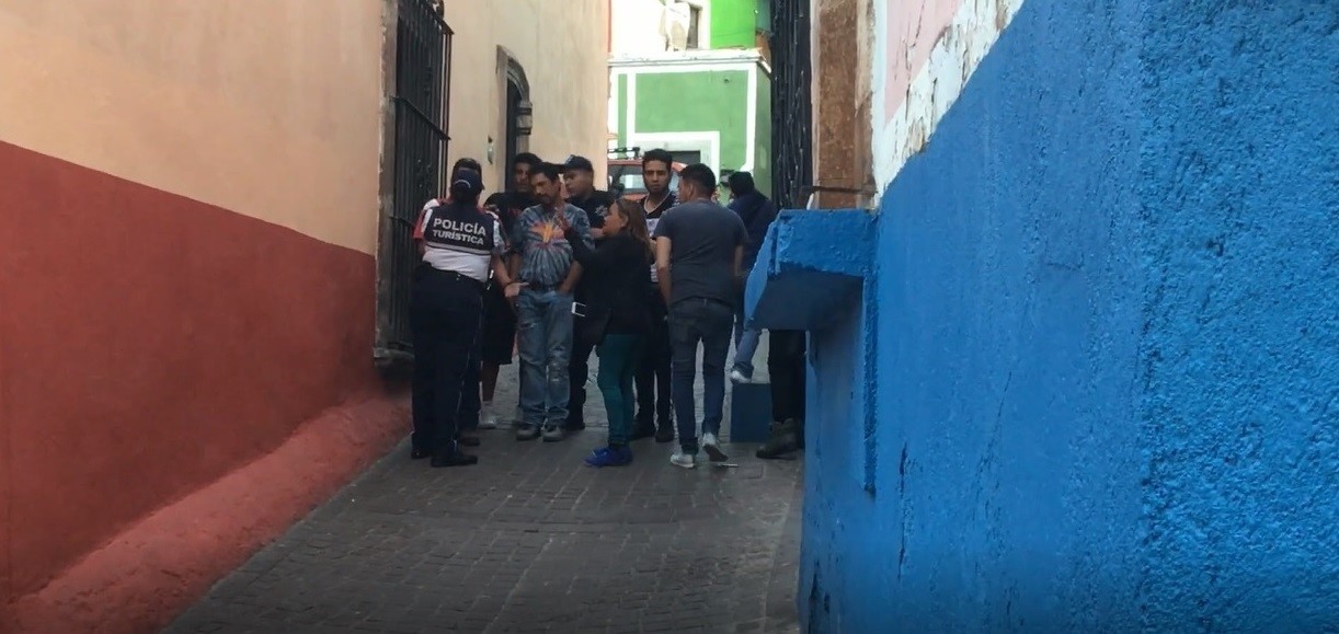 Roban a turista