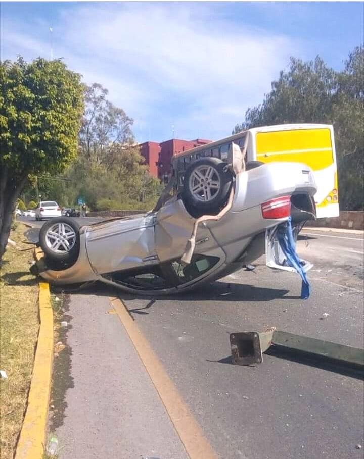 Vuelca adolescente en pozuelos