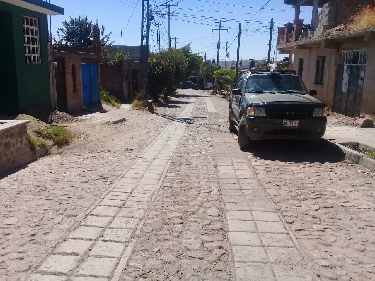 Escapan ladrones fácilmente