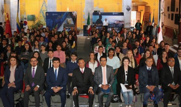 UG recibe a estudiantes de 17 países