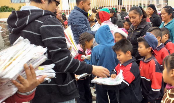 Estudiantes del CINUG colectan útiles escolares