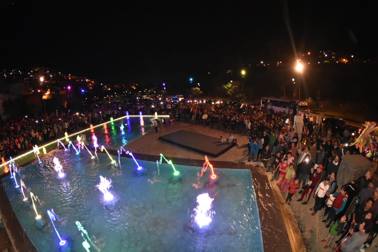 Inauguran fuente de Las Ranas con sistema de aguas danzarinas