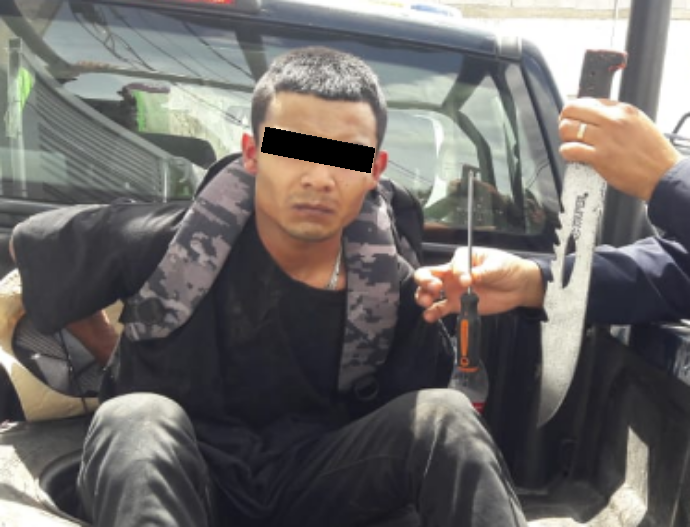 Detienen a hombre con un arma en Cerro del Cuarto