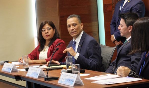 Asiste Rector General UG a Congreso Internacional de  DH