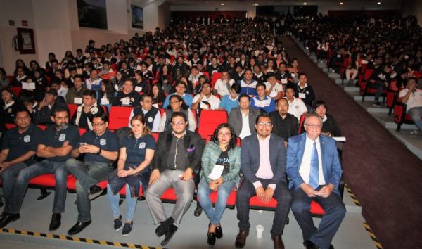 Un éxito la primer muestra profesiográfica de la UG