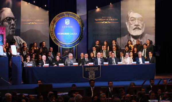 Distinguen a Héctor Quintanar y a Jesús Gallardo