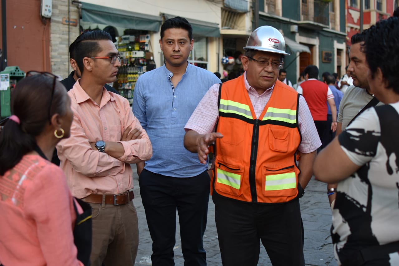 Abren circulación por edificio colapsado en avenida Juárez