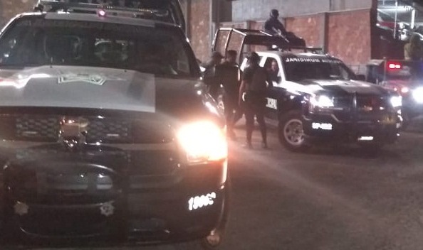 Golpean a policías en Lomas del Padre