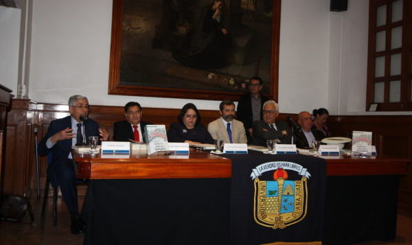 Otorgan reconocimiento internacional para profesor UG
