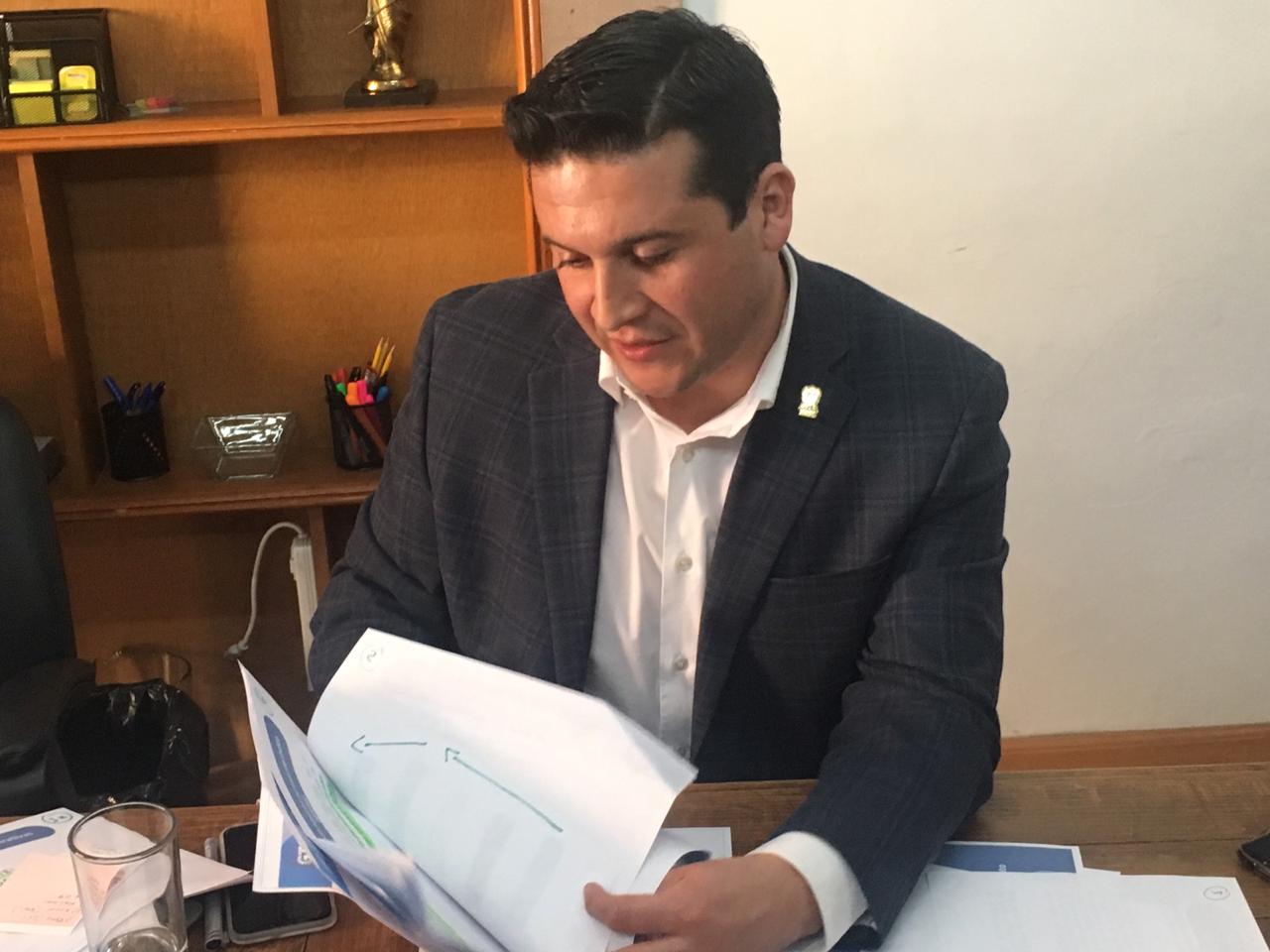 Buscan concretar compra de vacuna contra el Covid para la capital