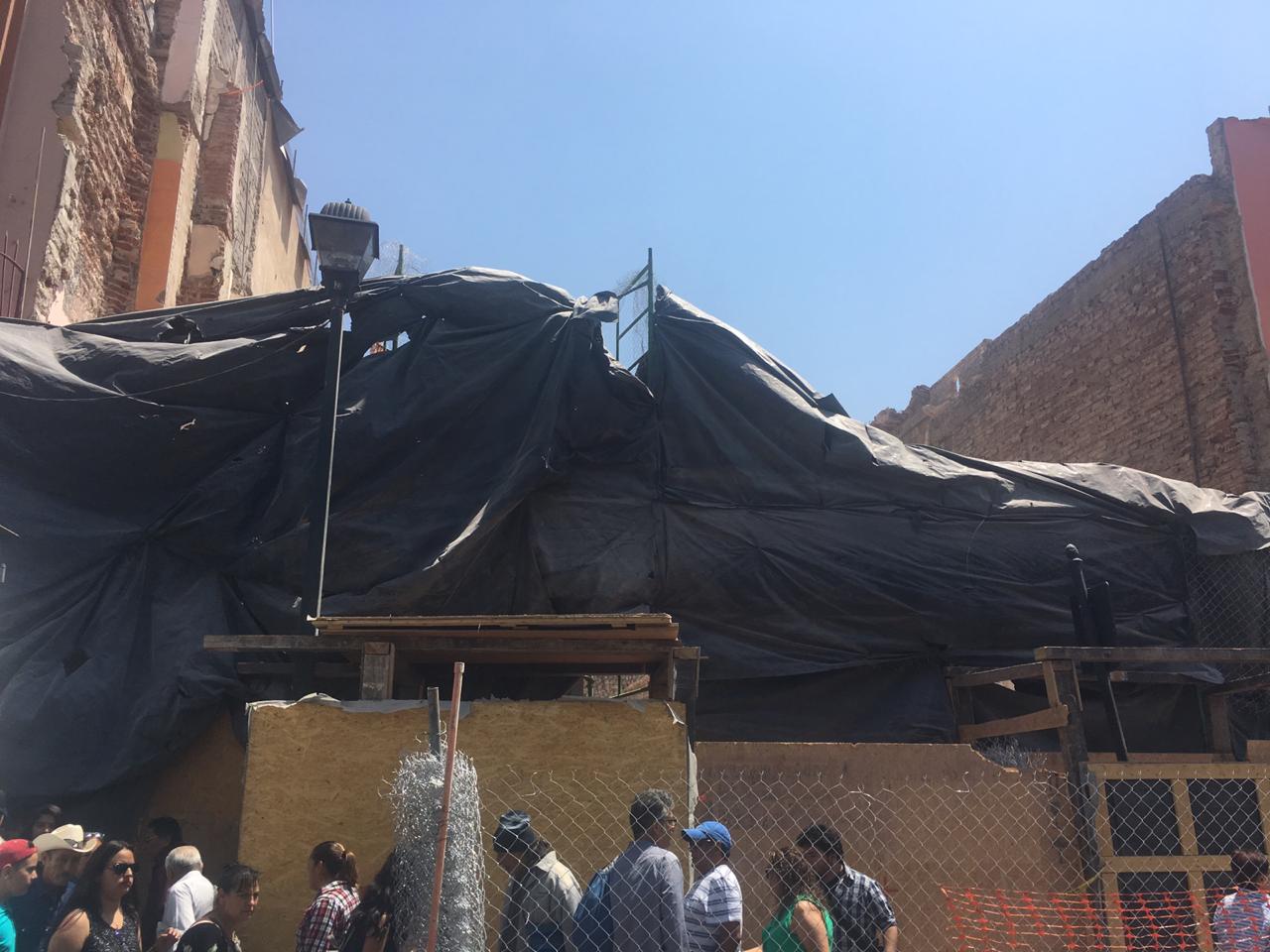 Demolición de edificio se realiza con éxito