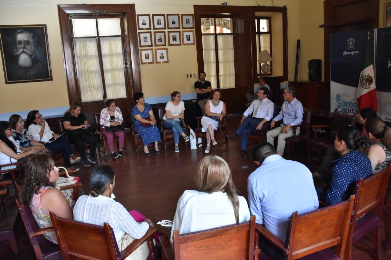 Atiende Navarro a representantes de estancias infantiles