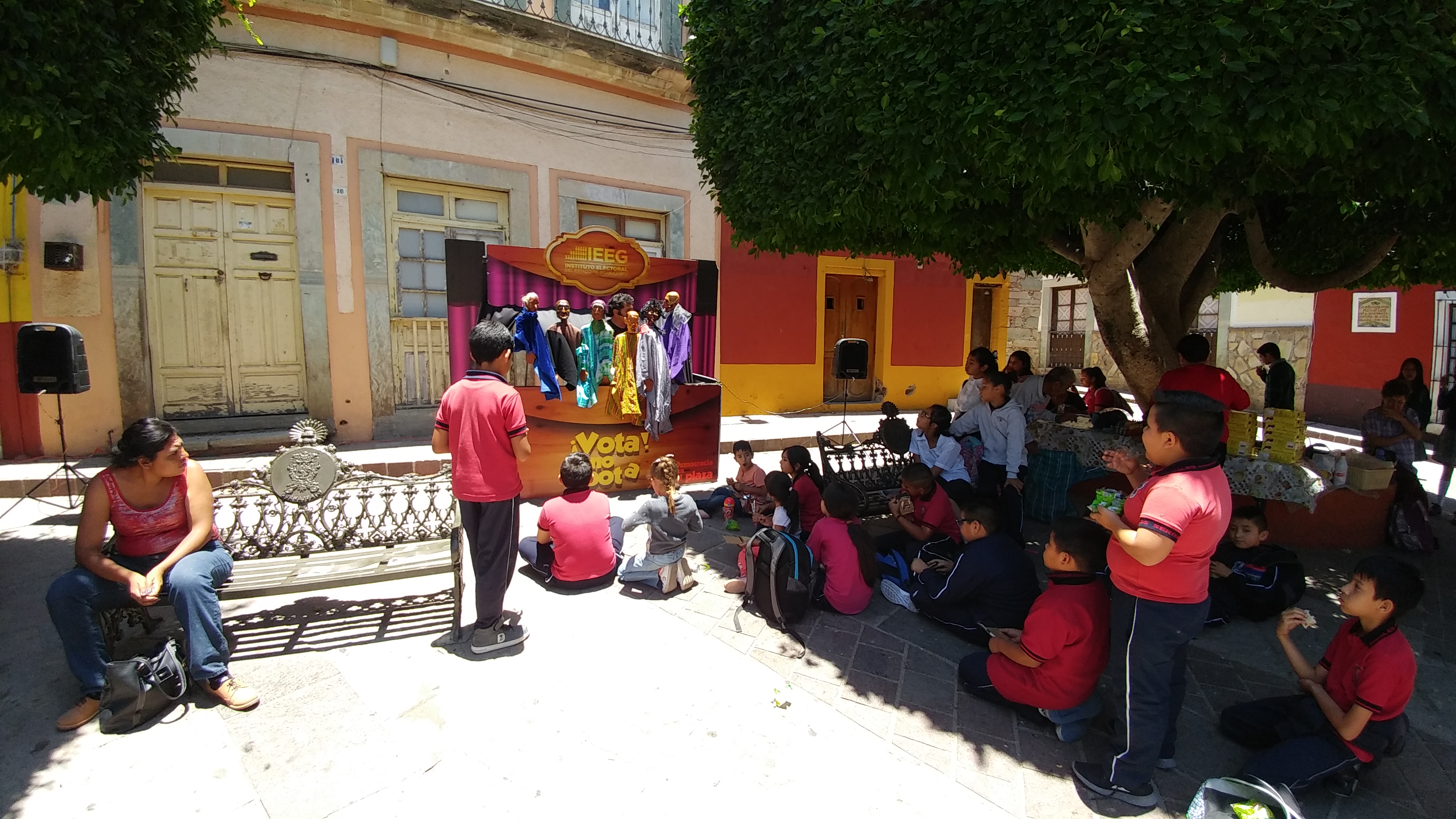 Aprenden de democracia con cuentacuentos “Vota, no bota”