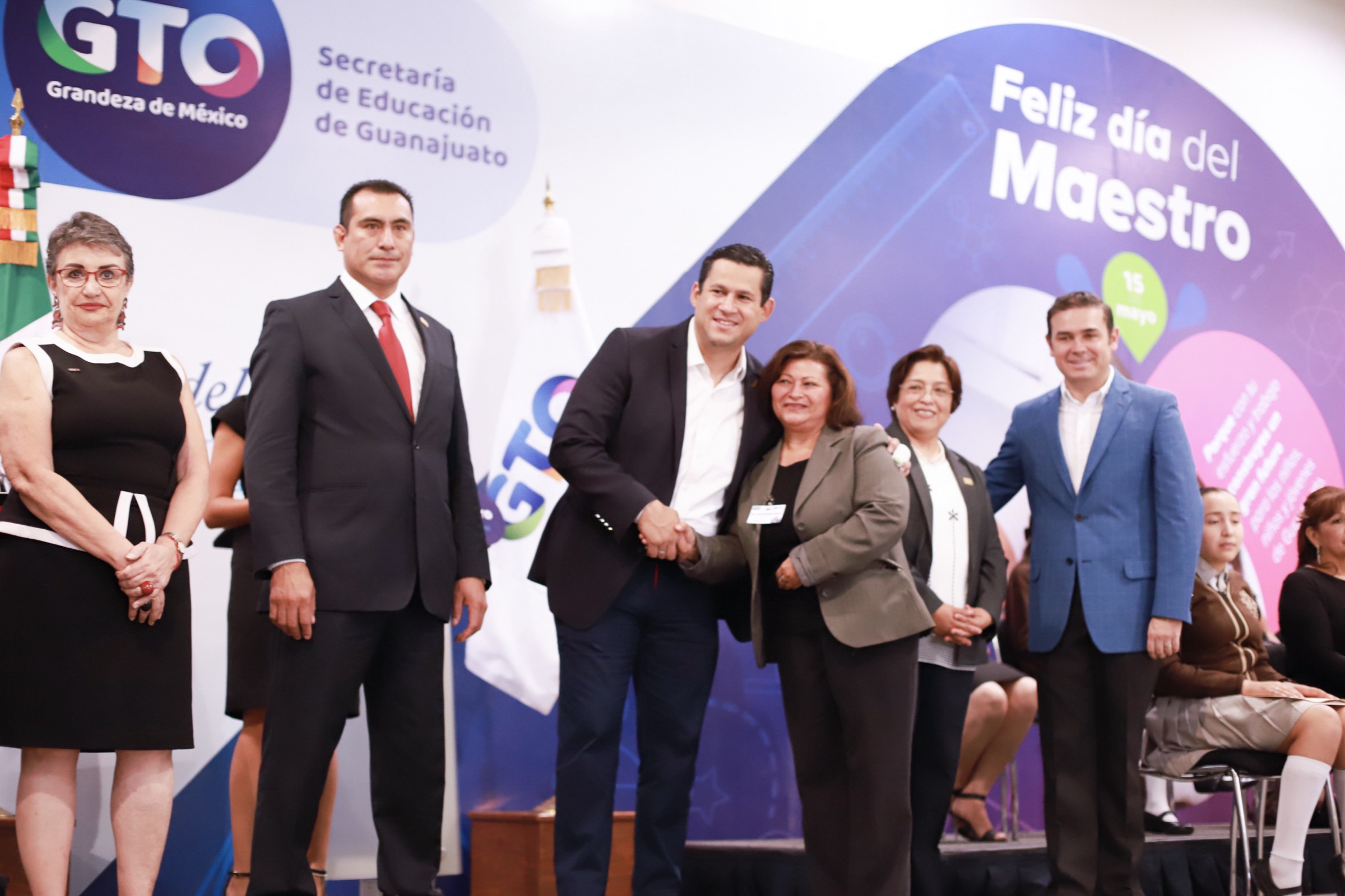 Exige el SNTE al Congreso aprobar reforma educativa