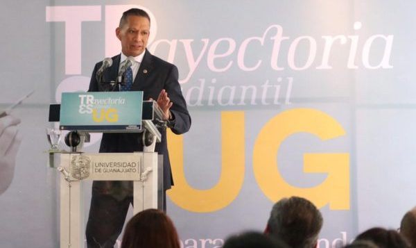 Presentan Trayectoria ES UG