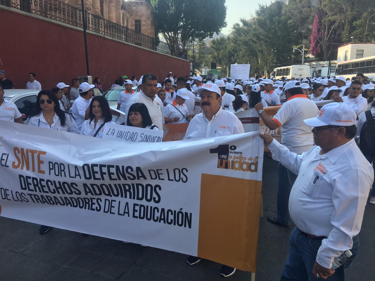 No queremos manejar las plazas, sino que se respete al docente