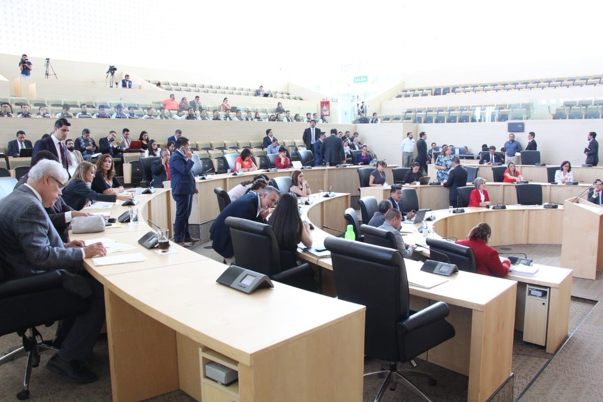 Quieren eliminar mesas de trabajo privadas en el Congreso