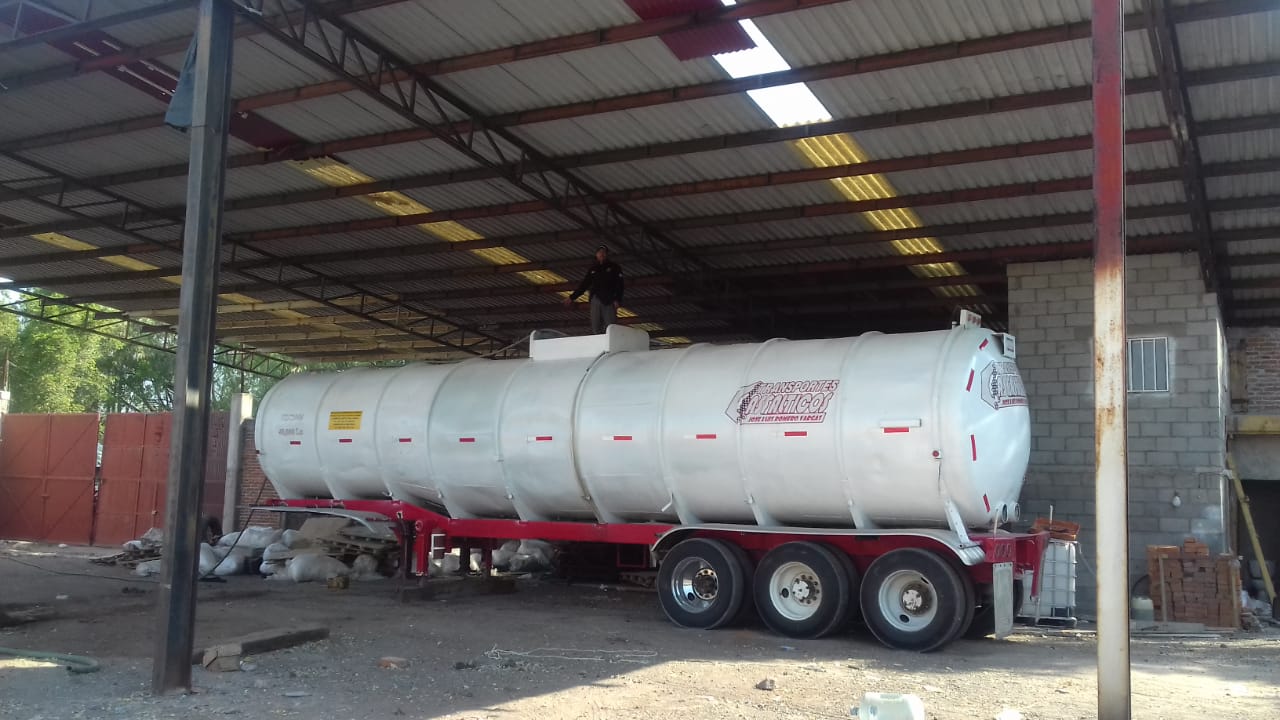 En cateo aseguran 20 mil litros de gasolina