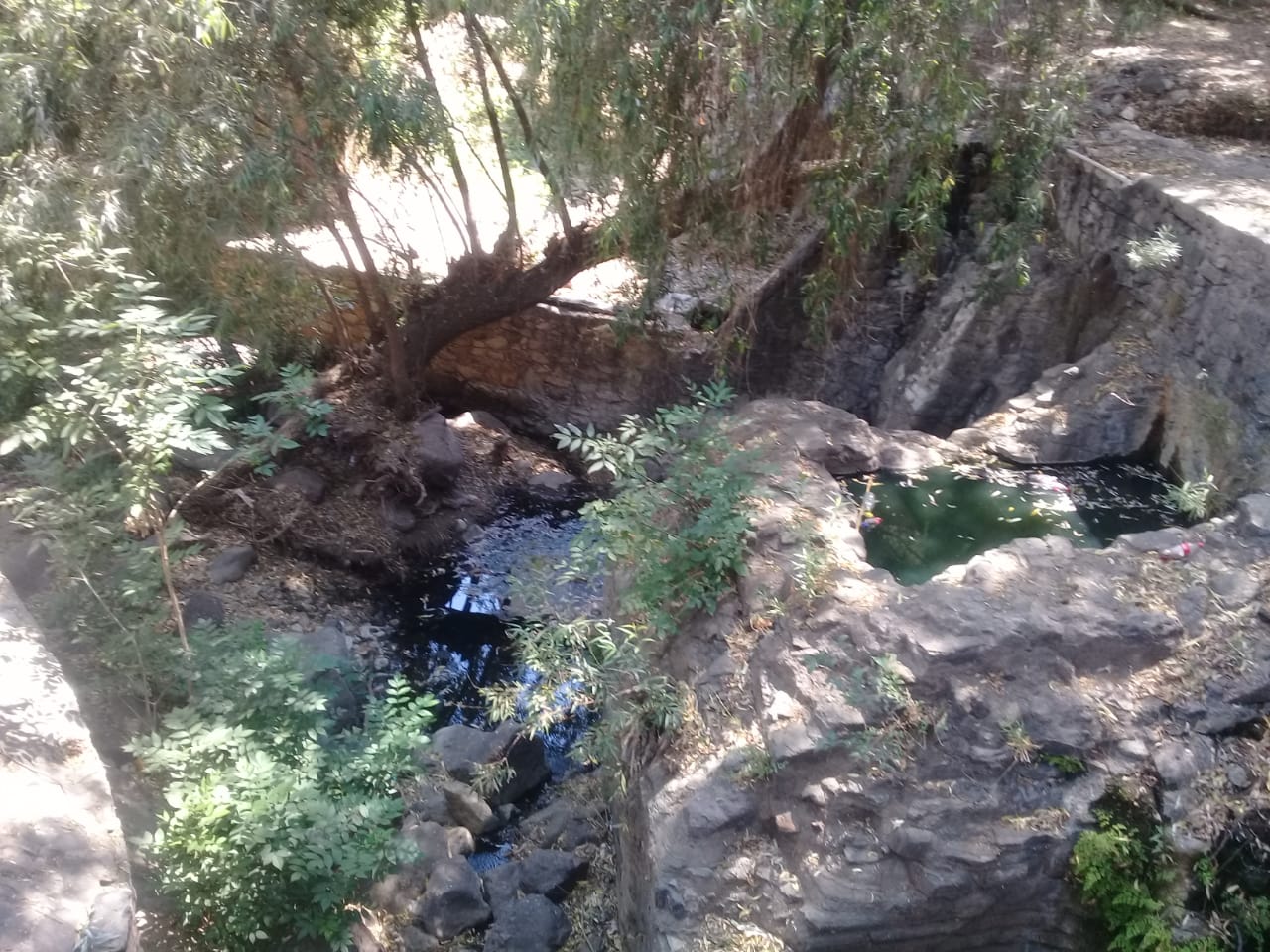 Sufren habitantes de Pastita por contaminación de río