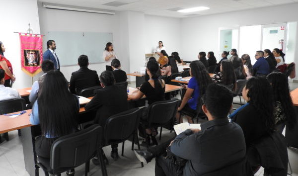 Analizan los retos del personal de enfermería en México