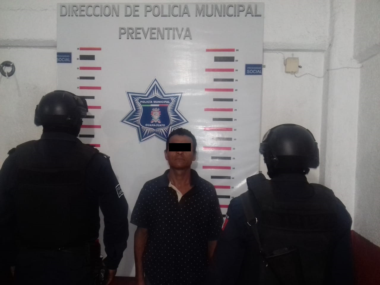 Detienen a 2 con arma de fuego